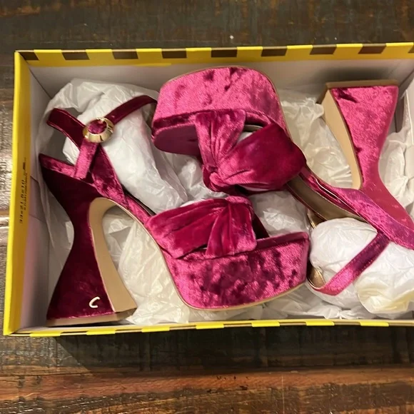 Women Circus By Sam Edelman Audrea, Magenta Velvet Platform Heel size 7 1/2 - Picture 7 of 7
